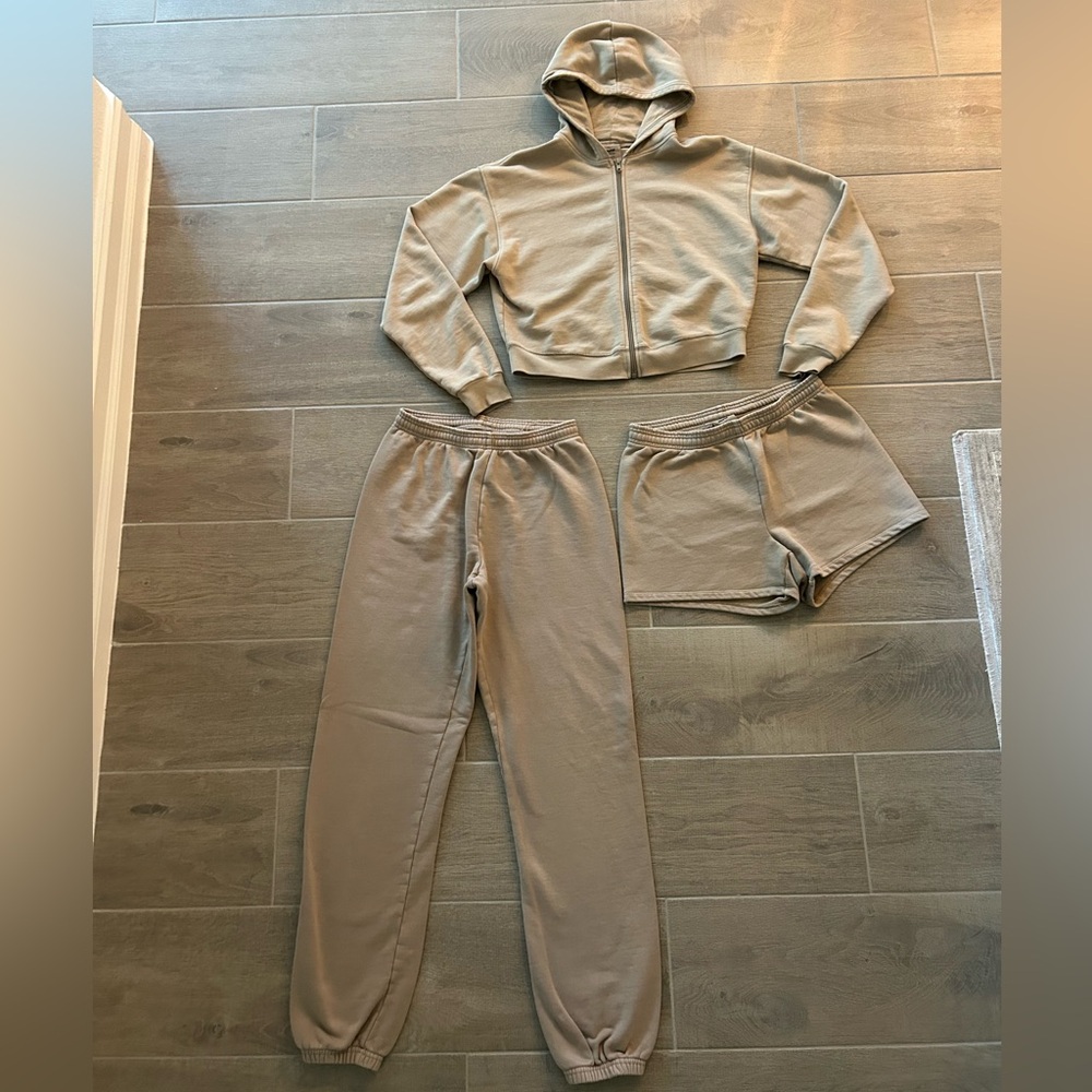 SKIMS outdoor fleece sweat set